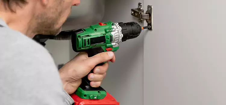 Commercial Door Hinge Repair Sainte-Brigitte-de-Laval
