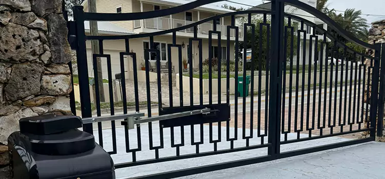 Swing Gate Opener with Keypad Sainte-Brigitte-de-Laval