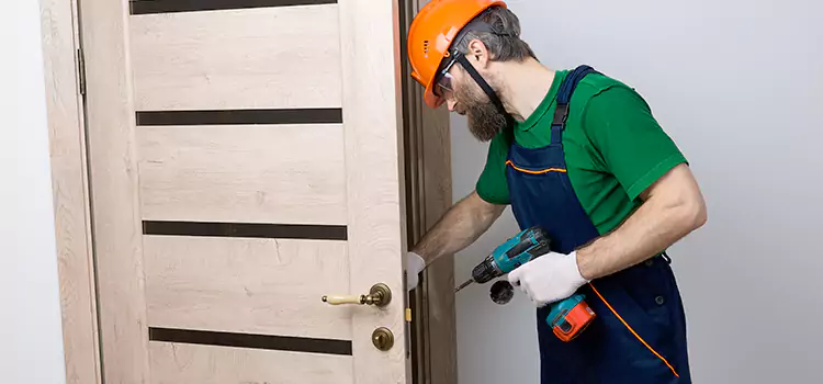 Replace Internal Door Handle with Lock Sainte-Brigitte-de-Laval